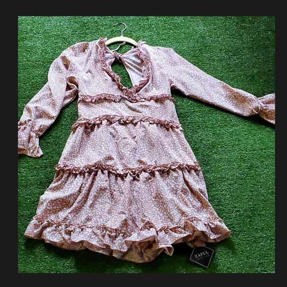 A-line  V-Neck Cutout Back Dress by Zaful Forever Young - Picture 10 of 11